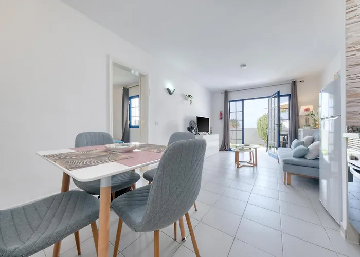 Casa Bella - Shared Pool And Terrace By Lanzarote Vakantiehuis *